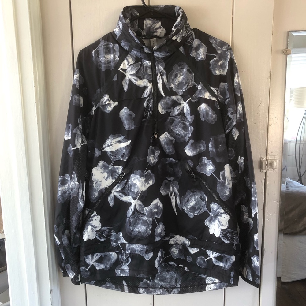 Lululemon Lightweight Rainjacket w/ Hood NWOT